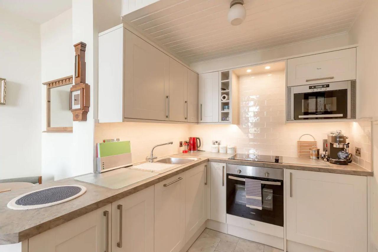 Stunning Panoramic Views: Heart Of The Royal Mile Appartamento