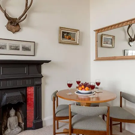 Appartamento Stunning Panoramic Views: Heart Of The Royal Mile Edimburgo Esterno foto