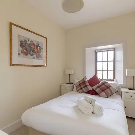Appartamento Stunning Panoramic Views: Heart Of The Royal Mile Edimburgo Esterno foto